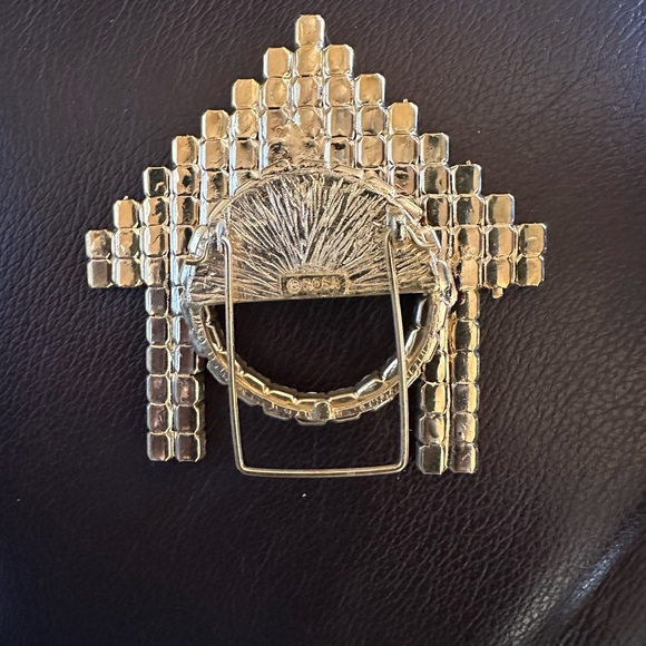 Rhinestone picture frame 2 1/2” L x 2 1/2” W frame. 1 1/2” L x 1 1/2” W circle - Picture 3 of 3